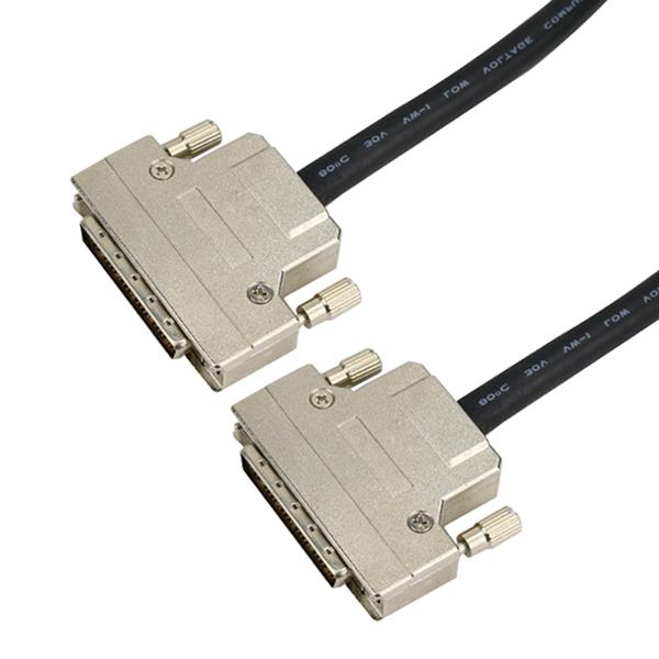 Externe SCSI-2-Kabelbaugruppe HPDB 50-Stecker mit Schraube.jpg